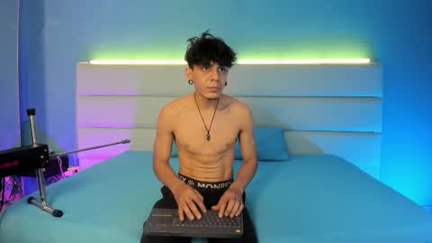 Abril and Julian online show from 27, 2, 2026