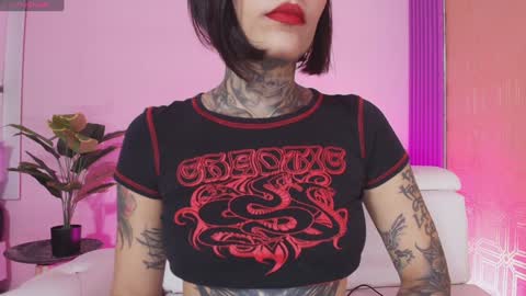 ABRILFACCINI online show from 2, 12, 2024