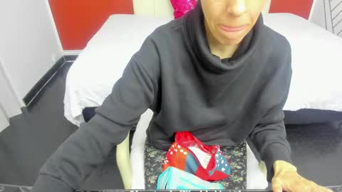 Snapshot of abrillee1 chatting on 28, 2, 2025 ABRIL online show from 28, 2, 2025