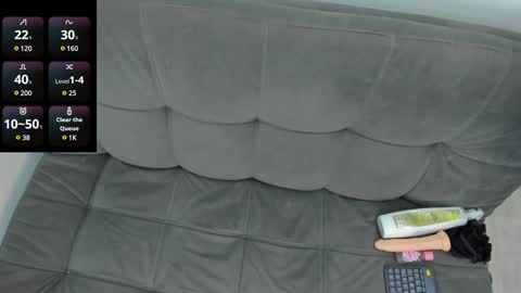 AbrilSonne online show from 3, 2, 2025