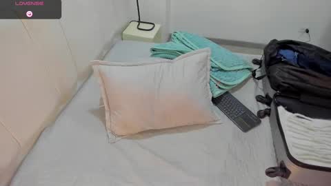 AbrilSonne online show from 23, 2, 2025