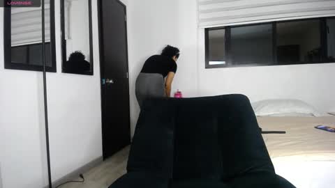 AbrilSonne online show from 19, 9, 2025