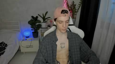 Snapshot of abslut chatting on 21, 6, 2026 Nick online show from 21, 6, 2026