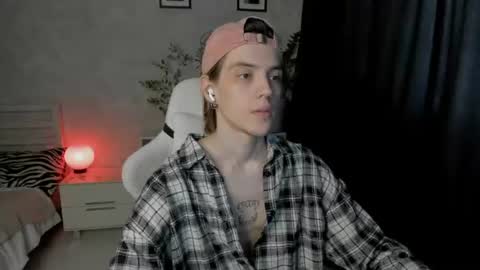 Snapshot of abslut chatting on 8, 7, 2026 Nick online show from 8, 7, 2026