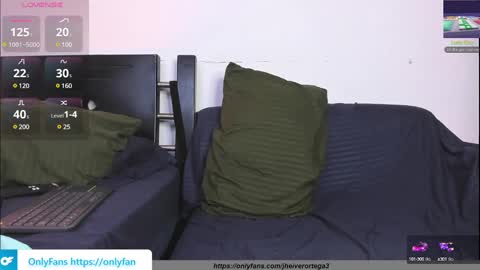 centric independent model   online show from 10, 3, 2025