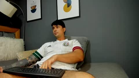 Snapshot of adam_clarke chatting on 23, 7, 2026 adam clarke online show from 23, 7, 2026