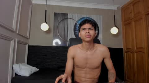 adam_piarse online show from 19, 12, 2024