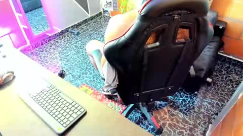 Adam Valencia online show from 17, 1, 2025