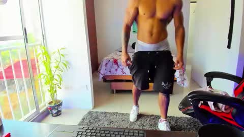 Adam Valencia online show from 10, 9, 2025