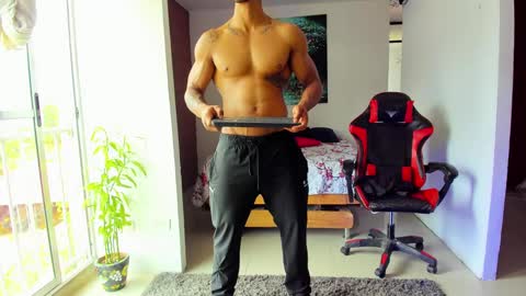 Adam Valencia online show from 3, 10, 2025