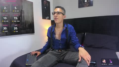 adam_walker_1 online show from 16, 4, 2026