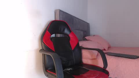 Hello guys excuse my absence I will be absent for several days for health reasons I hope you understand thank you very much. online show from 4, 4, 2026