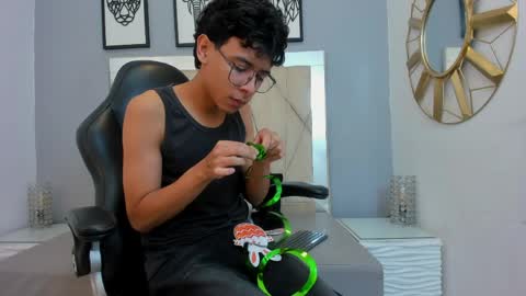 Adams Bobby online show from 4, 4, 2026