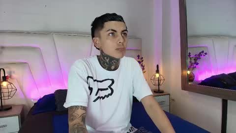 AdamsWalkerr  online show from 8, 2, 2026