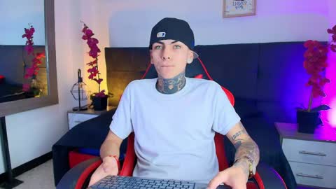 AdamsWalkerr  online show from 7, 4, 2026