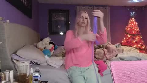 Addibabeee online show from 6, 1, 2025