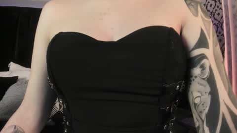 Snapshot of adeelinee chatting on 3, 2, 2026 Ade online show from 3, 2, 2026