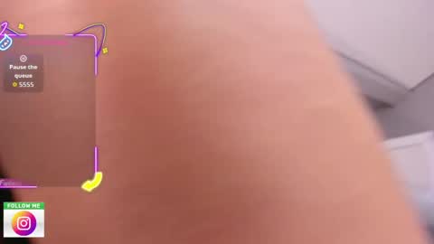 Adela Worsth online show from 17, 9, 2025