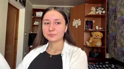 Poly online show from 12, 4, 2026