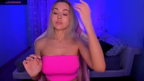 Snapshot of adeleroberts chatting on 2, 3, 2026 Adele online show from 2, 3, 2026