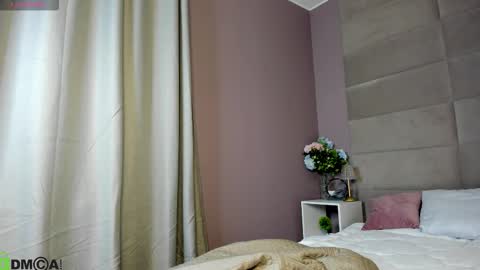 Adeline Perle online show from 14, 10, 2025