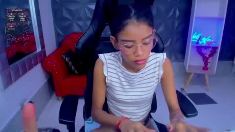 adisson_petite1 online show from 9, 1, 2026