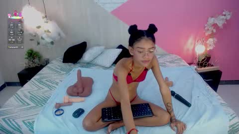adisson_petite1 online show from 15, 1, 2026