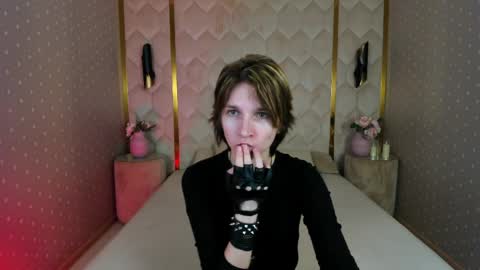 Snapshot of adonbev chatting on 31, 3, 2026 adonbev online show from 31, 3, 2026