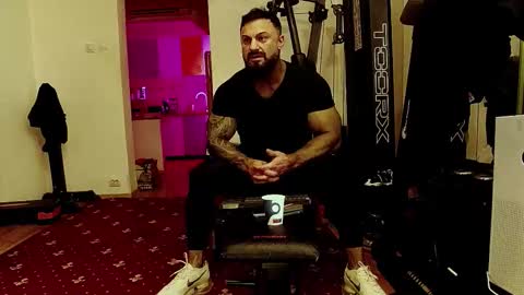 Adonis online show from 3, 10, 2025