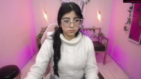 Snapshot of adri_gomez_1 chatting on 4, 7, 2026 Adri online show from 4, 7, 2026