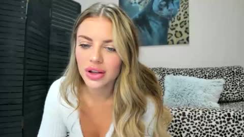 Snapshot of adri_sweetie chatting on 7, 10, 2025 Adriana online show from 7, 10, 2025