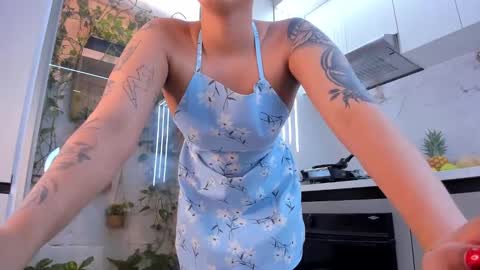Snapshot of adria_ross chatting on 21, 2, 2025 Adriana online show from 21, 2, 2025