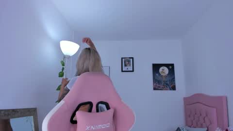 Snapshot of adria_ross chatting on 27, 2, 2025 Adriana online show from 27, 2, 2025
