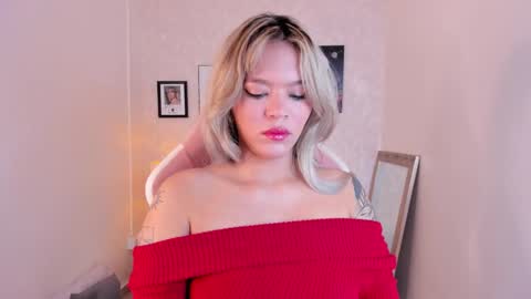 Snapshot of adria_ross chatting on 1, 3, 2025 Adriana online show from 1, 3, 2025
