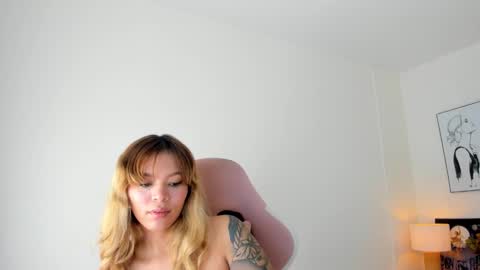 Snapshot of adria_ross chatting on 28, 9, 2025 Adriana online show from 28, 9, 2025