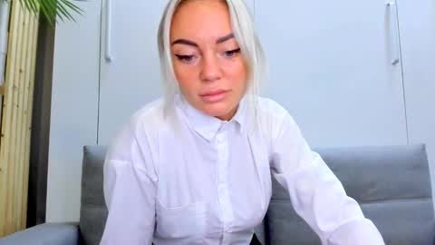 Snapshot of adriana_coy_ chatting on 11, 10, 2025 Adriana online show from 11, 10, 2025