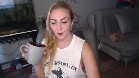 Adriana Paredes  online show from 17, 2, 2025