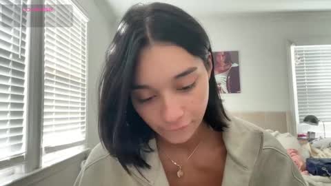 Snapshot of adriannarodriguez chatting on 9, 10, 2025 Adrianna  online show from 9, 10, 2025