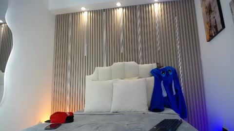 adrianstark_ online show from 14, 6, 2026