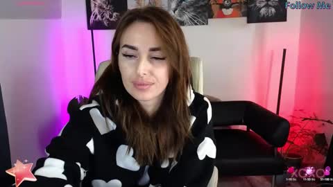 Adriana online show from 4, 3, 2025