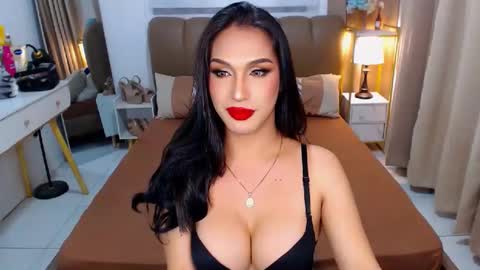 Ur Dream girl online show from 13, 2, 2025