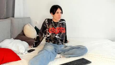 Theo online show from 23, 4, 2026