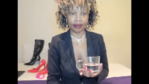 AfricanSquirtQueen online show from 18, 5, 2026