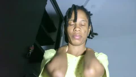 Snapshot of africadeluxe chatting on 5, 1, 2025 Africa online show from 5, 1, 2025