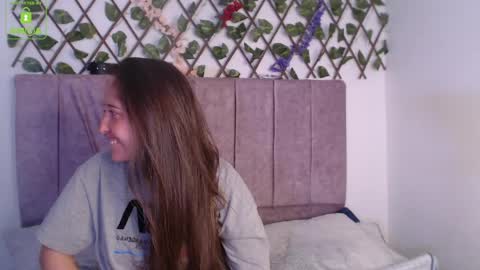 Snapshot of afroditawhispers chatting on 27, 5, 2026 Lia Valkyria online show from 27, 5, 2026