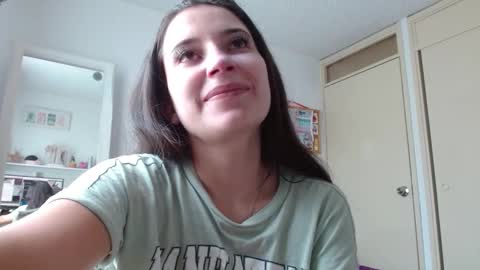 afrodithaa_ online show from 5, 3, 2026