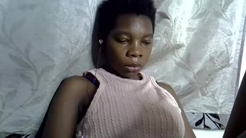 Snapshot of afronubians_ chatting on 4, 3, 2025 pink and josphen online show from 4, 3, 2025