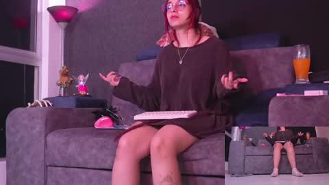 Agata Collinss online show from 2, 3, 2025