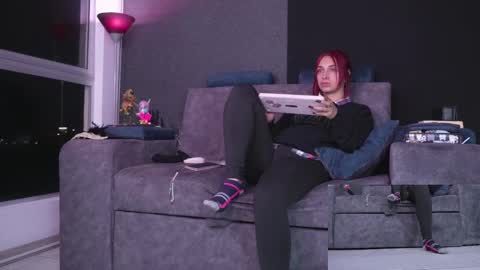 Agata Collinss online show from 12, 3, 2025