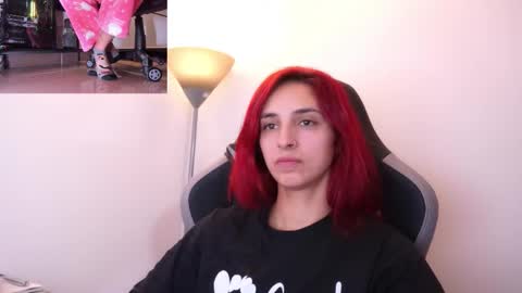 Agata Collinss online show from 1, 2, 2026